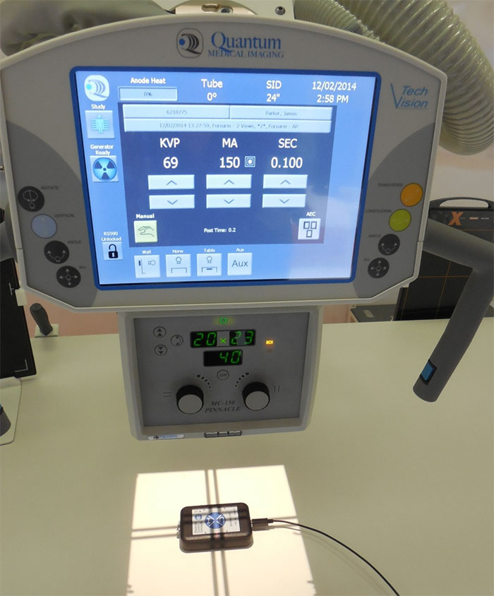 ECC Universal X-ray Intrument (UXI) All-purpose Meter - Under Collimator